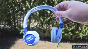 JBL Junior 320 Review: Unexpected Quality in a Budget-Friendly Kid-Focused Headset