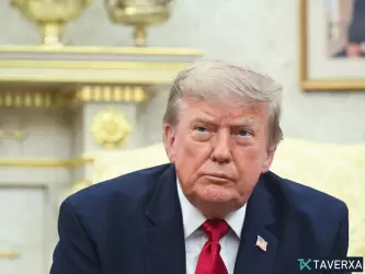 Ông Trump từ bỏ đề xuất thu phí quá cảnh eo biển Hormuz để ưu tiên các thỏa thuận đầu tư vùng Vịnh.