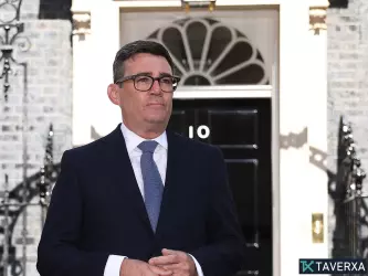 Downing Street'te Yeni Bir Dönem: Andy Burnham İngiltere Başbakanı Olarak Göreve Başladı