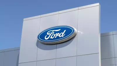 Ford rudert zurück: Nach Qualitätsproblemen im KI-Bereich werden erfahrene Ingenieure wieder eingestellt.