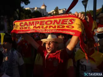 Madrid chuẩn bị đón chào nhà vô địch World Cup Tây Ban Nha với sự tham gia của hàng triệu người hâm mộ - một sự kiện lịch sử.