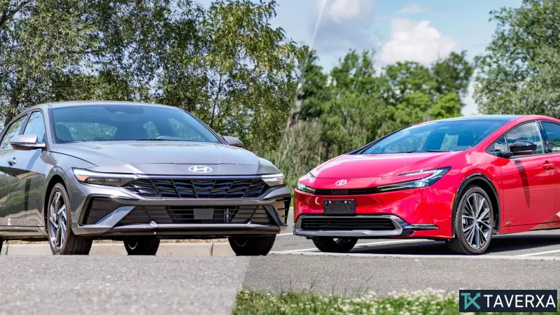 Toyota Prius vs. Hyundai Elantra Hybrid: ¿Qué campeón en ahorro de combustible ganará en 2026?